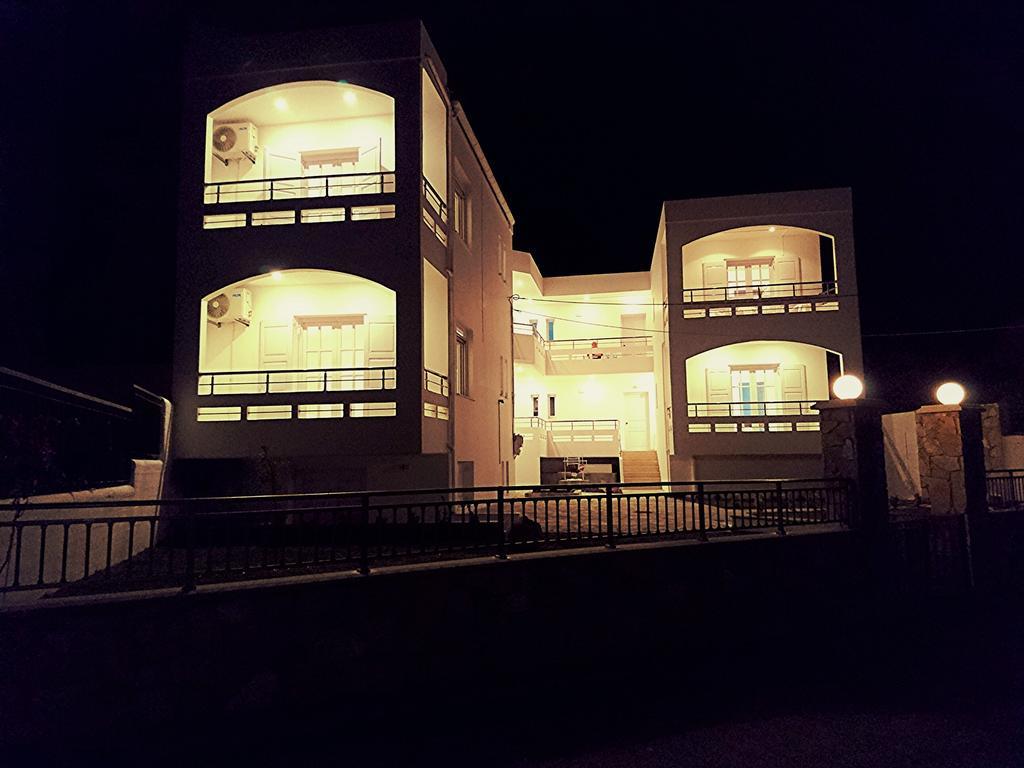 Crown Apartments คาลีเวส ภายนอก รูปภาพ