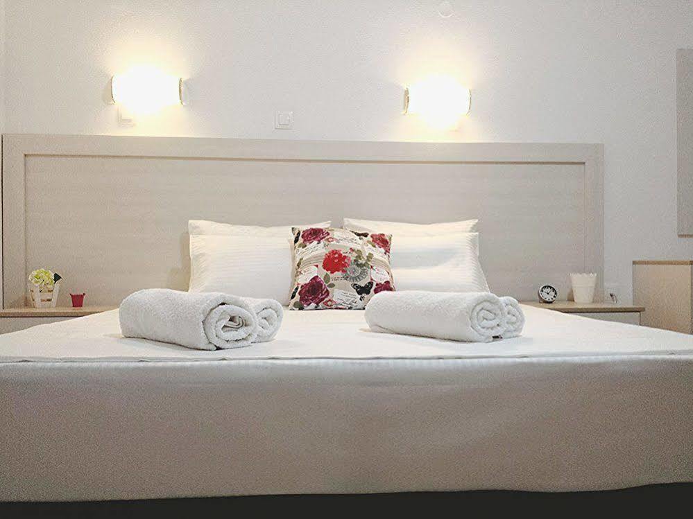 Crown Apartments คาลีเวส ภายนอก รูปภาพ