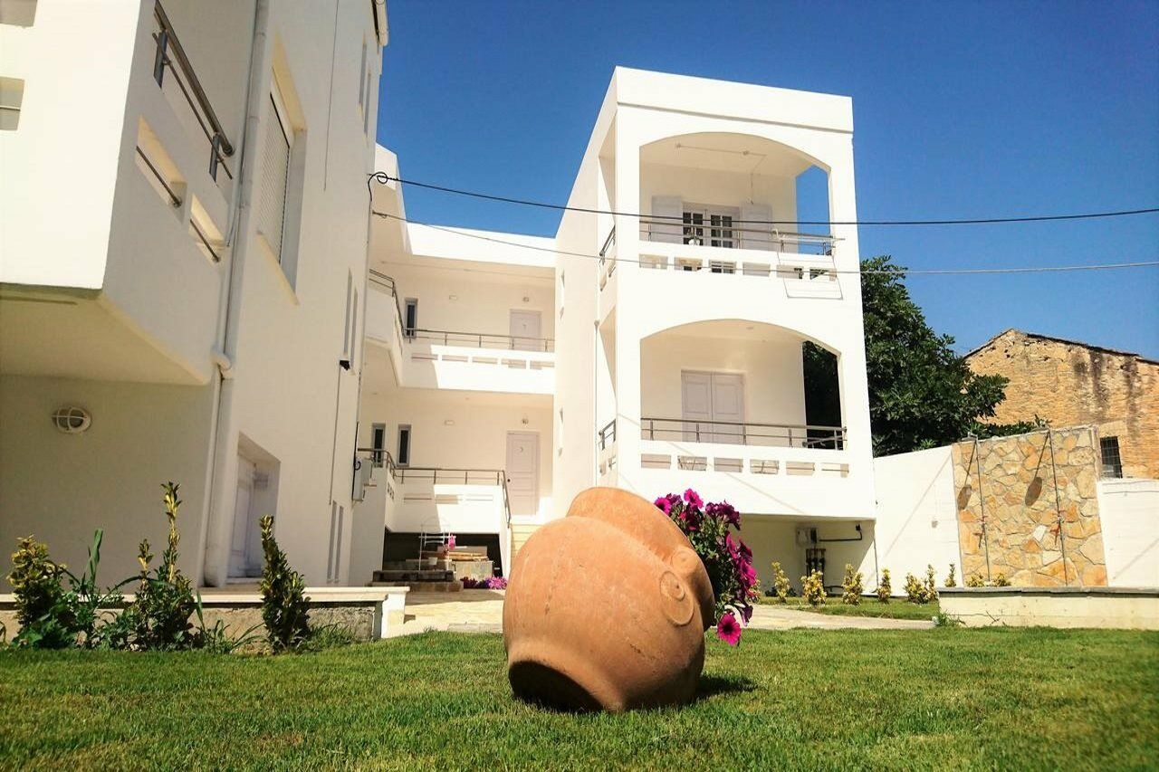 Crown Apartments คาลีเวส ภายนอก รูปภาพ